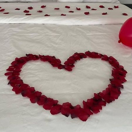Suite « Body Love » - Jacuzzi Privatif Créteil Esterno foto